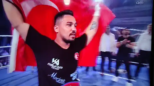 Kubilay Alcu ilk raunda rakibini nakavt ile yenerek, Avrupa Altın Kemer Şampiyonu oldu