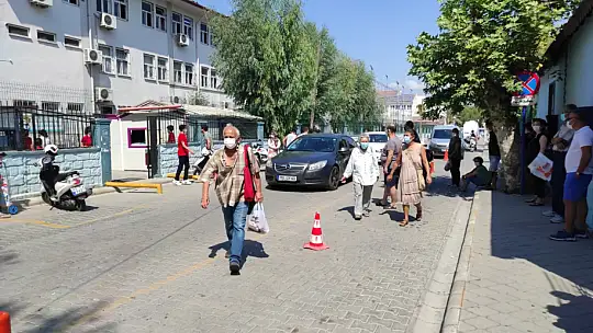 Veliler okulların açılmasından memnun mu?