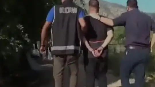 'Büyücüyüm' deyip yardım almaya gelen kadınları taciz etti