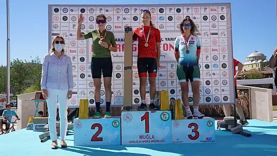 Pedallar Seydikemer'de Çevrildi