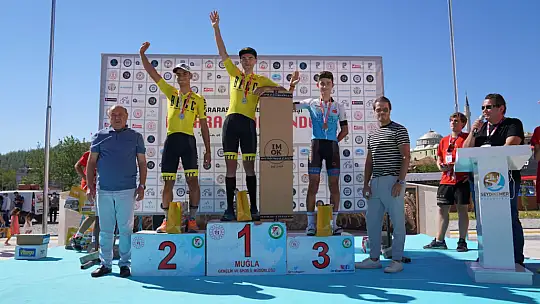 Pedallar Seydikemer'de Çevrildi