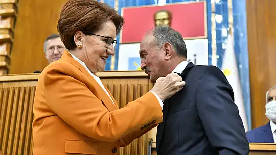 Behçet Saatcı, İYİ Parti rozetini taktı