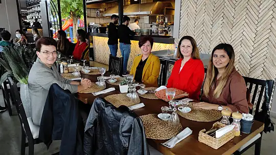 Türk Kadınlar Birliği Kahvaltıda Buluştu