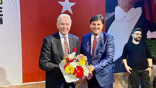 Uğur Dündar ile Demokrasi Arenası'nda söz gençlerin!