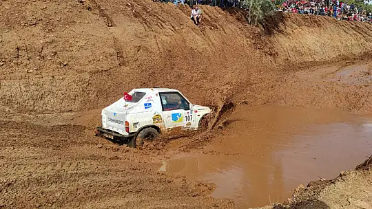 Off-Road Fethiye Yarışı nefesleri kesti