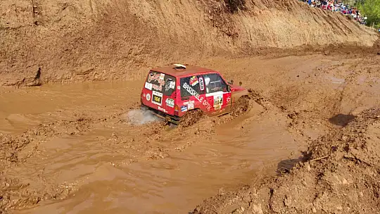 Off-Road Fethiye Yarışı nefesleri kesti
