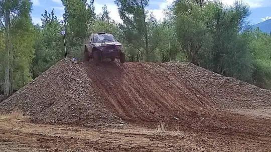 Off-Road Fethiye Yarışı nefesleri kesti