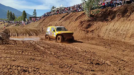 Off-Road Fethiye Yarışı nefesleri kesti
