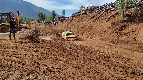 Off-Road Fethiye Yarışı nefesleri kesti