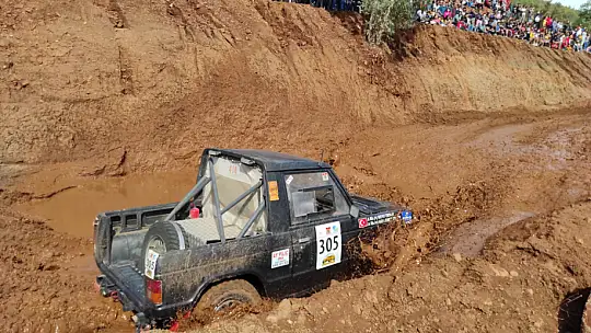 Off-Road Fethiye Yarışı nefesleri kesti