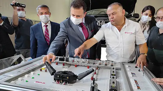 Motorlu araçlar atölyesi törenle açıldı