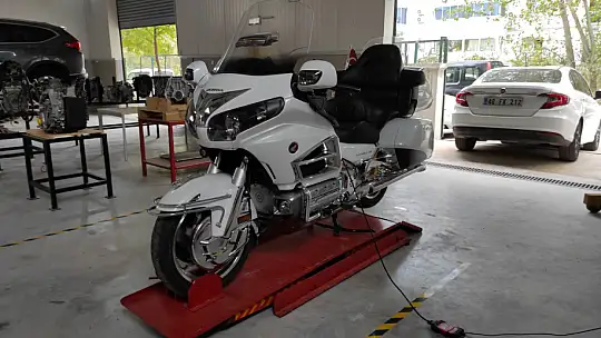 Motorlu araçlar atölyesi törenle açıldı