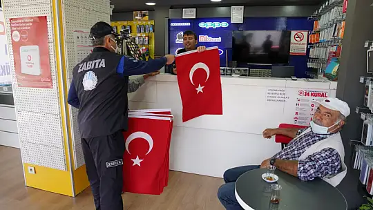 Seydikemer Kırmızı Beyaza Büründü