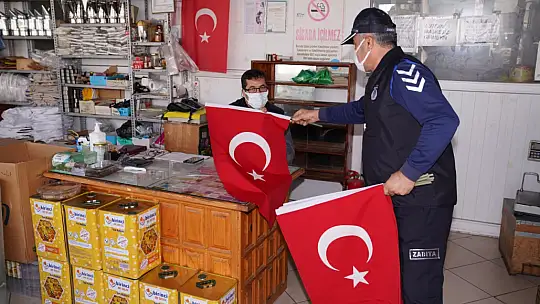 Seydikemer Kırmızı Beyaza Büründü