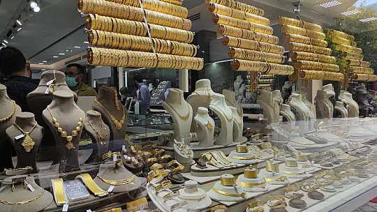 Dolar tüm zamanların rekorunu kırdı! 1 dolar 10 TL'yi gördü