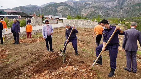 Başkan Otgöz, Fidan Dikim Etkinliğine Katıldı