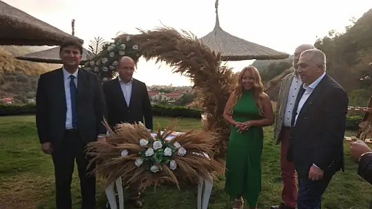 Kandil ve Kardeş ailesinin mutlu günü