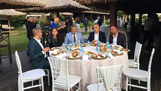 Kandil ve Kardeş ailesinin mutlu günü