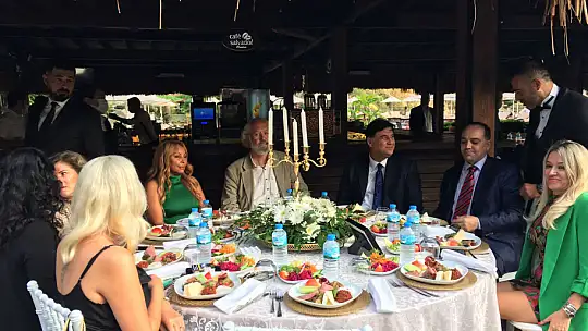 Kandil ve Kardeş ailesinin mutlu günü