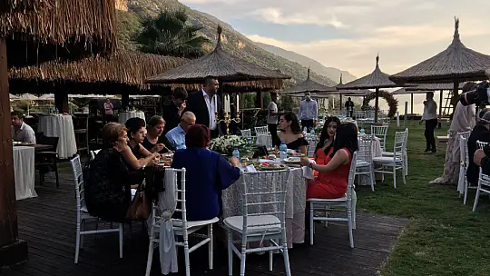 Kandil ve Kardeş ailesinin mutlu günü