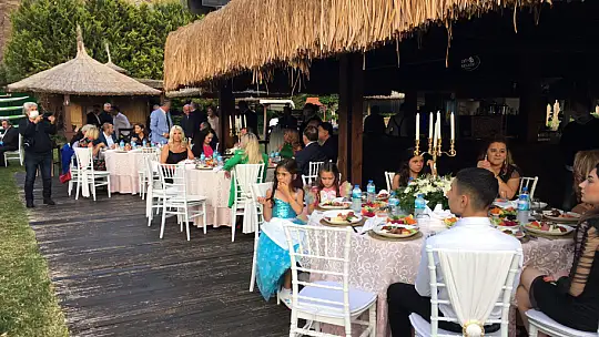 Kandil ve Kardeş ailesinin mutlu günü