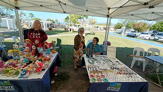 El emeği göz nuru pazarı Beşkaza Meydanı'nda