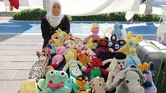 El emeği göz nuru pazarı Beşkaza Meydanı'nda