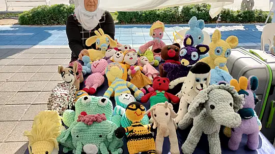 El emeği göz nuru pazarı Beşkaza Meydanı'nda