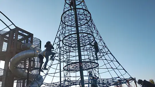 Şehit Fethi Bey Parkı'na büyük ilgi