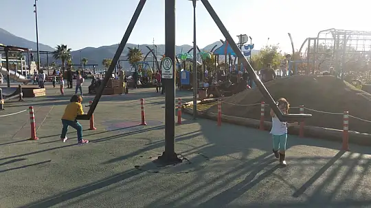 Şehit Fethi Bey Parkı'na büyük ilgi