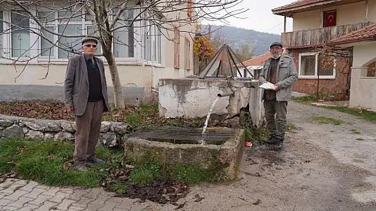 2 Asırlık Kültür 'Dont Testisi' Mahalle Çeşmesini Renklendirdi