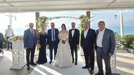 Siyaset ve iş dünyası bu düğünde buluştu