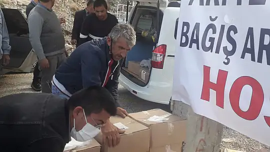 Seydikemerli Arıcılara Arı Keki ve Arı Yemi Bağışlandı