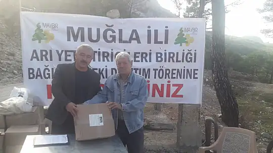 Seydikemerli Arıcılara Arı Keki ve Arı Yemi Bağışlandı