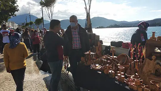 Noel Çarşısı Kuruldu