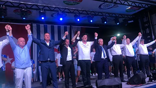 Şimşekler Kupayı Beşkaza'da Kaldırdı