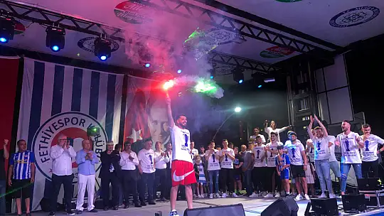 Şimşekler Kupayı Beşkaza'da Kaldırdı