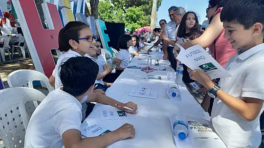 Yunus Nadi İlkokulundan İmza Günü