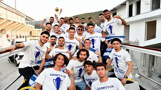 Şimşekler Kupayı Beşkaza'da Kaldırdı