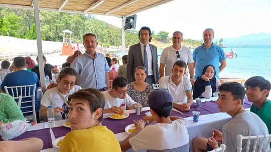 Özel Öğrencilerden 'Hosgeldin Yaz' Partisi