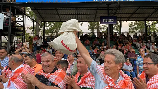 BAYRAM ÖNDER AKDENİZLİ ÜÇÜNCÜ KEZ GÜREŞ AĞASI OLDU