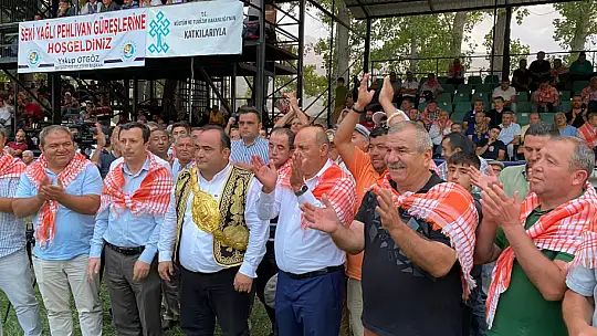 BAYRAM ÖNDER AKDENİZLİ ÜÇÜNCÜ KEZ GÜREŞ AĞASI OLDU