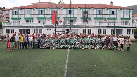 MUĞLASPOR YAZ FUTBOL OKULU'NUN MEZUNİYET TÖRENİ YAPILDI