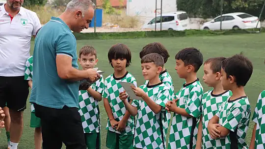 MUĞLASPOR YAZ FUTBOL OKULU'NUN MEZUNİYET TÖRENİ YAPILDI