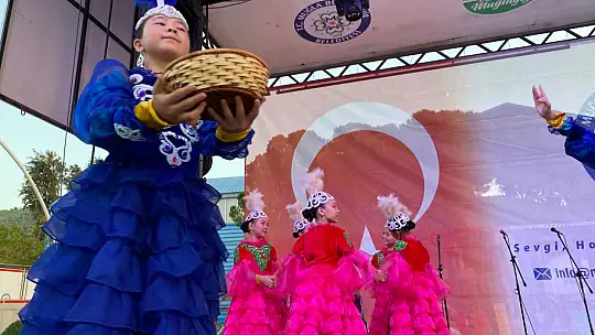 FETHİYE SPORFEST, KORTEJ YÜRÜYÜŞÜ İLE BAŞLADI