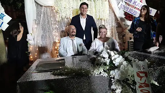 NİKAHI BAŞKAN KARACA KIYDI