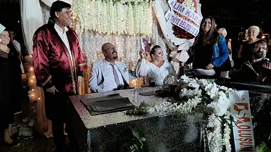 NİKAHI BAŞKAN KARACA KIYDI