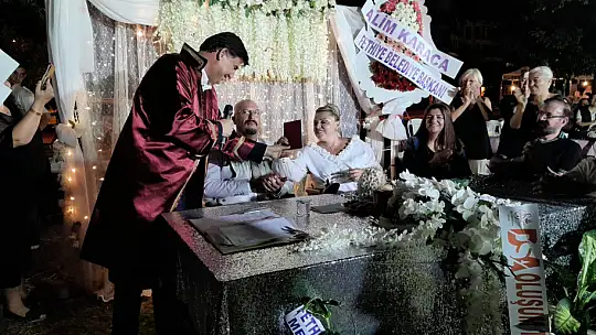 NİKAHI BAŞKAN KARACA KIYDI