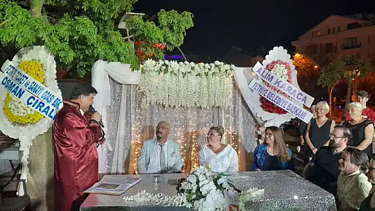 NİKAHI BAŞKAN KARACA KIYDI