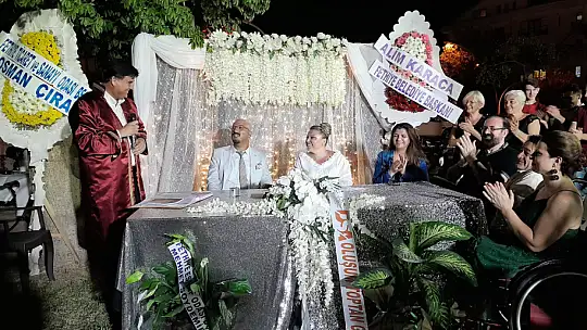 NİKAHI BAŞKAN KARACA KIYDI